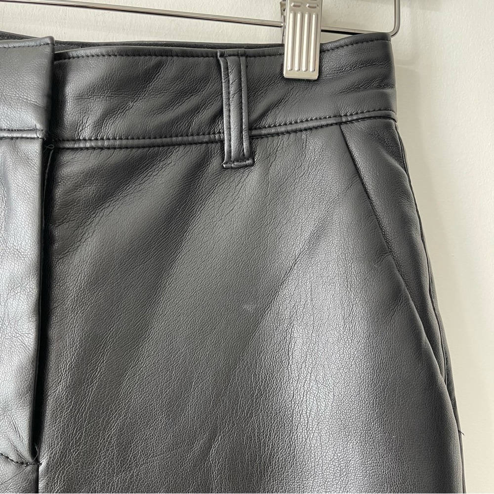 āSOLDā Aritzia Babaton Command Cropped Pant Black Vegan Leather pants size 00 - Picture 9 of 11